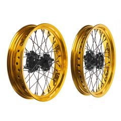 Llantas delantera y trasera de radios Terzo aro dorado buje negro