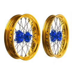 Llantas delantera y trasera de radios Terzo aro dorado buje azul