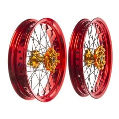 Llantas delantera y trasera de radios Terzo aro rojo buje dorado