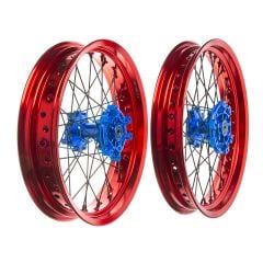 Llantas delantera y trasera de radios Terzo aro rojo buje azul