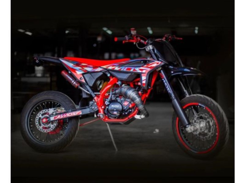 Kit déco moto Most racing pour Beta RR 50cc à partir de 2021 rouge  holographique